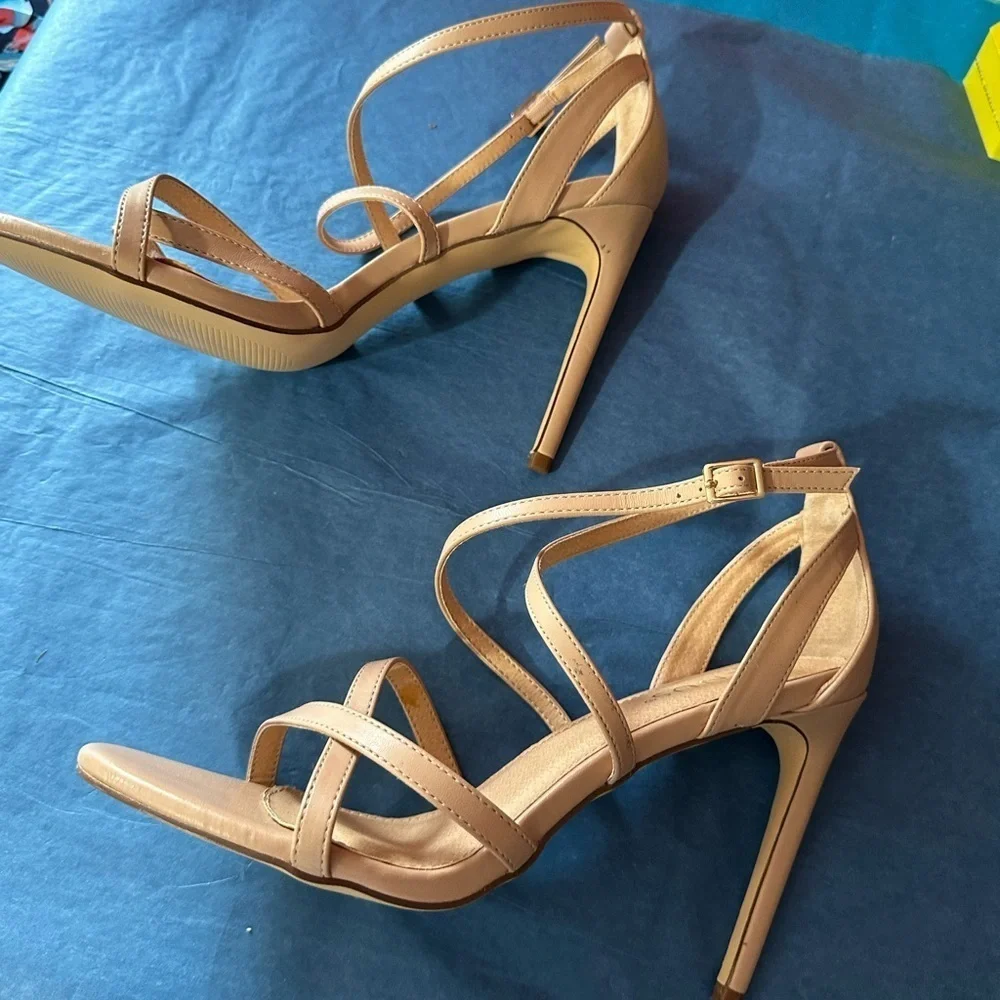 Venus heels